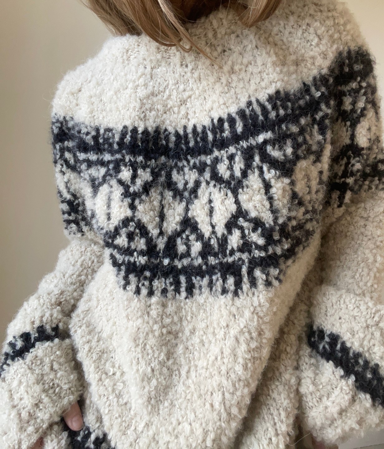Beeo Sweater · AEGYOKNIT