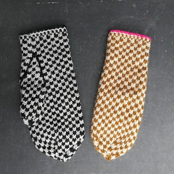Checkered Mittens from the Heath